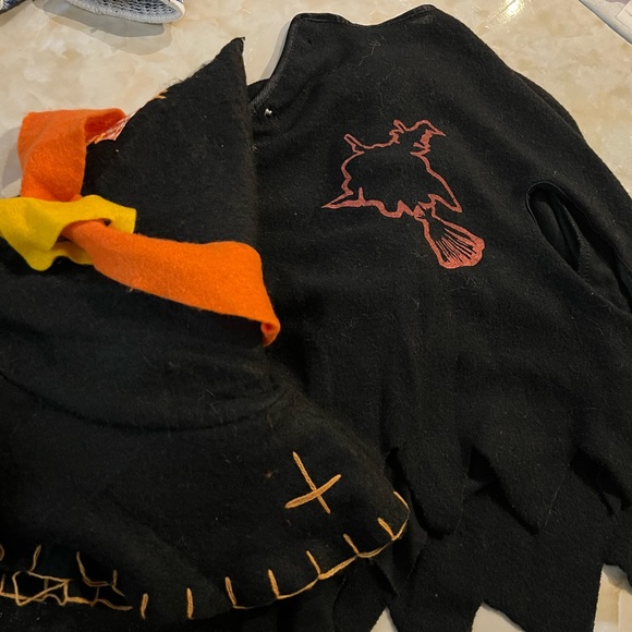 Holloween costume 4-6 witch - Picture 2 of 2